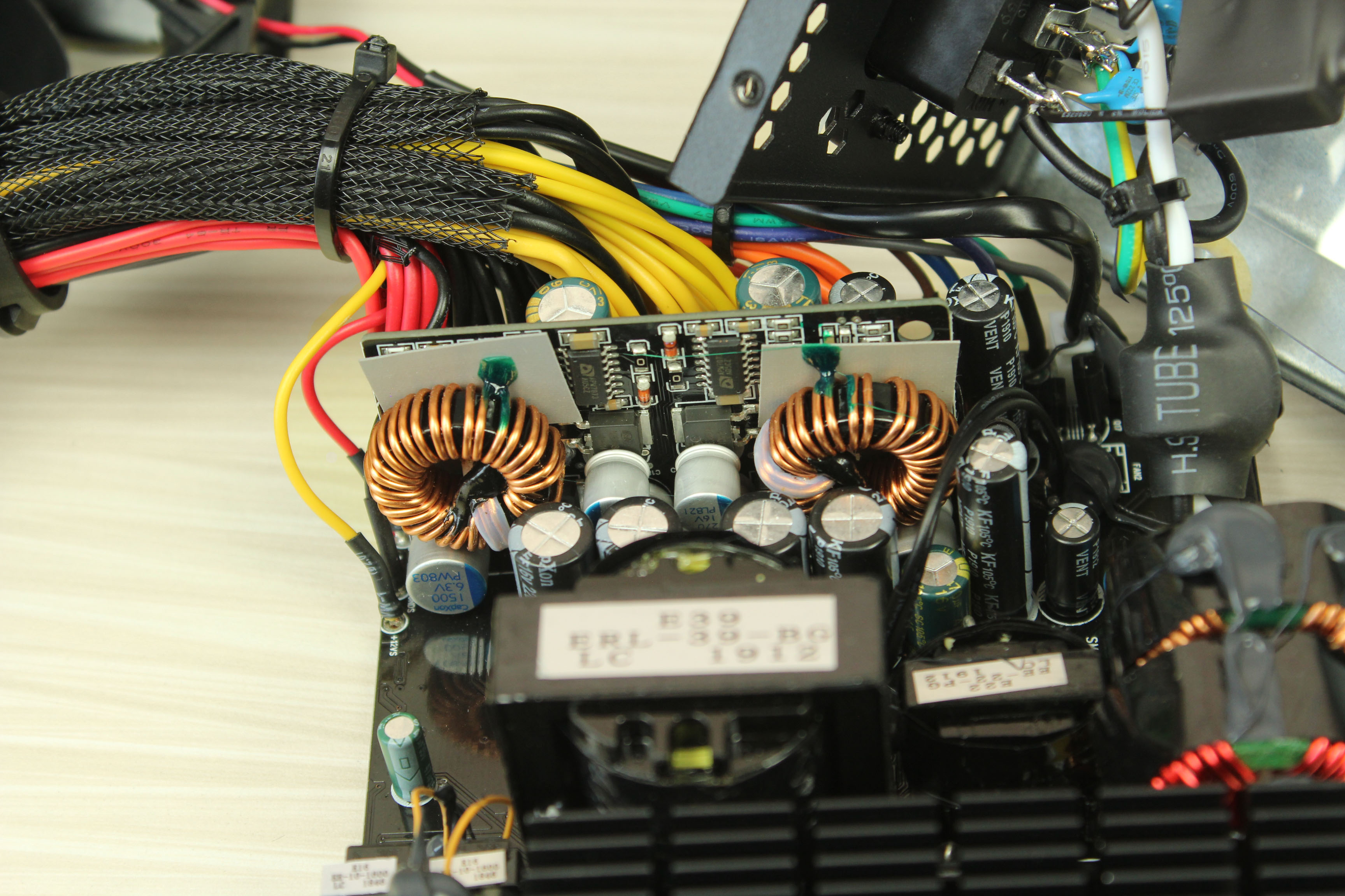 鑫谷gp700g黑金版是低端电源吗,鑫谷750w80plus靠谱吗