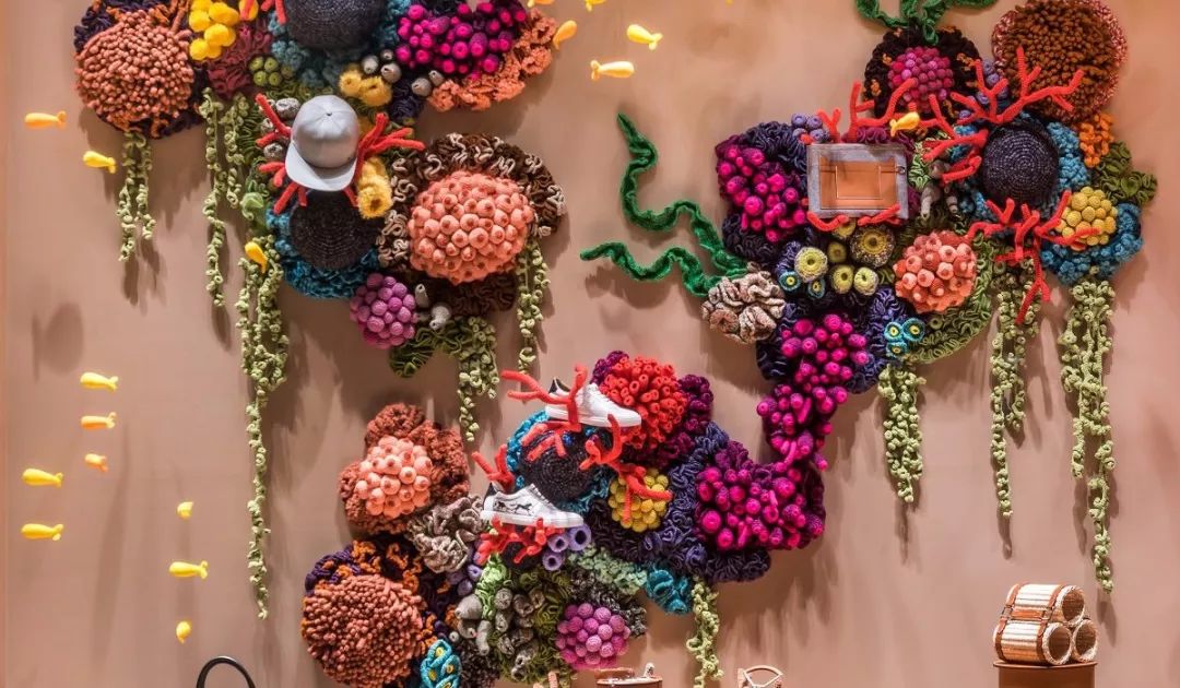 爱马仕最新的橱窗设计,手工制作的梦幻艺术空间