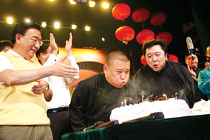 何云伟曹云金请堂会,何云伟曹云金在德云社剧场打擂台