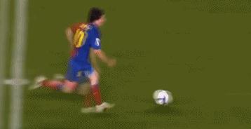 从侏儒症到巨人梅西,从侏儒到一代球王