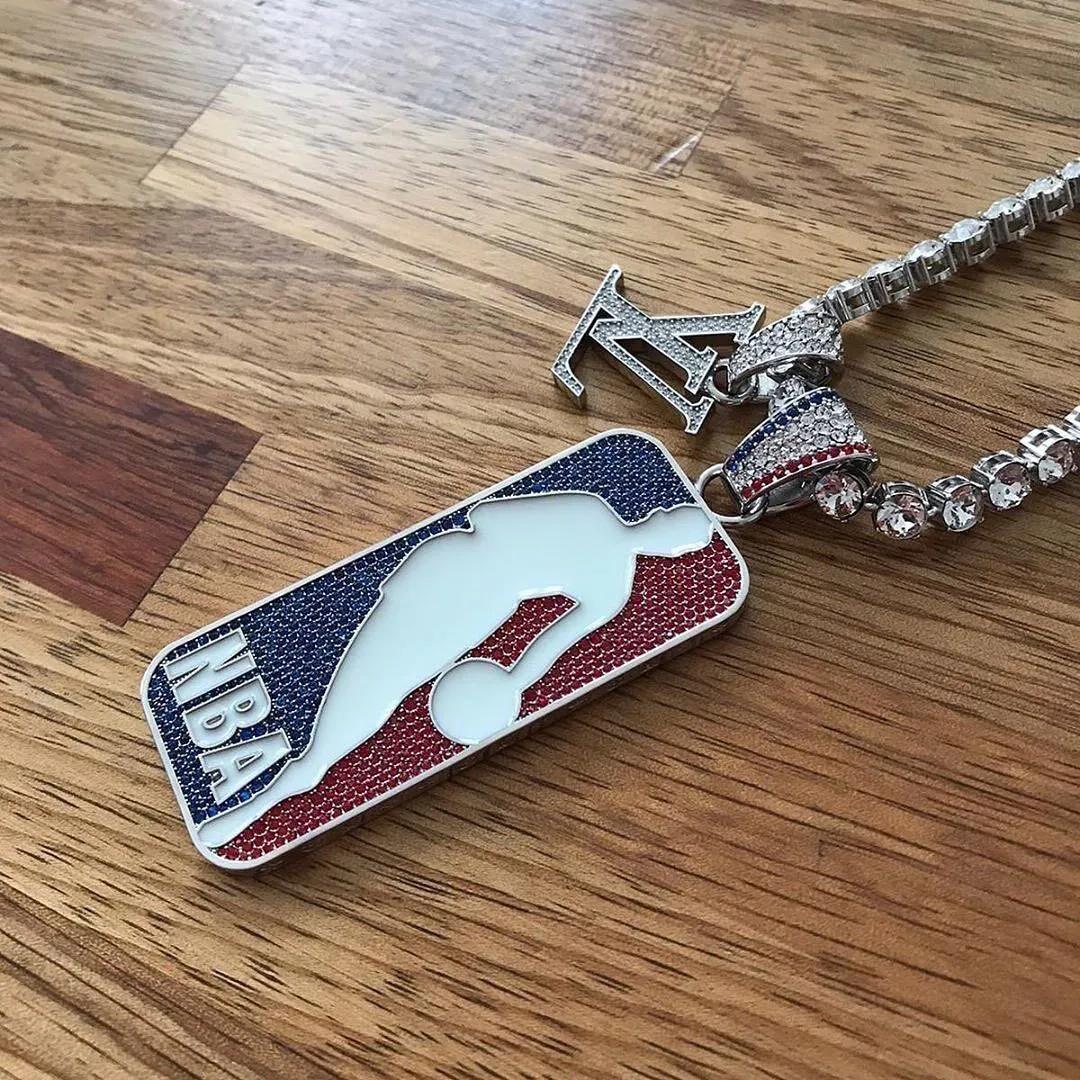 nba与lv联名冠军戒指,lv联名nba总冠军奖杯