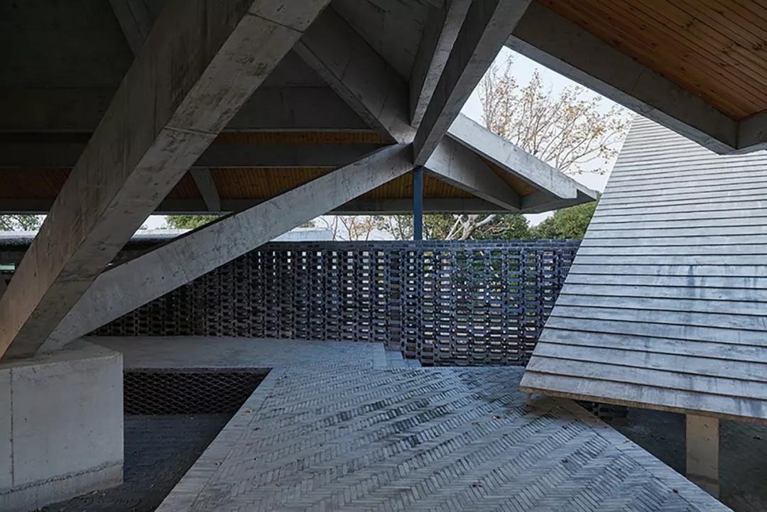 坡地怎样设计园林房,极简风格小区园林设计