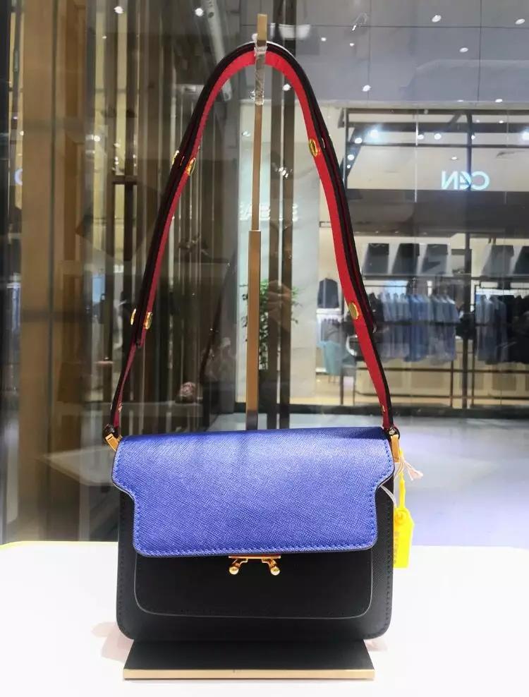 娜扎穿衣搭包包,30多个包包