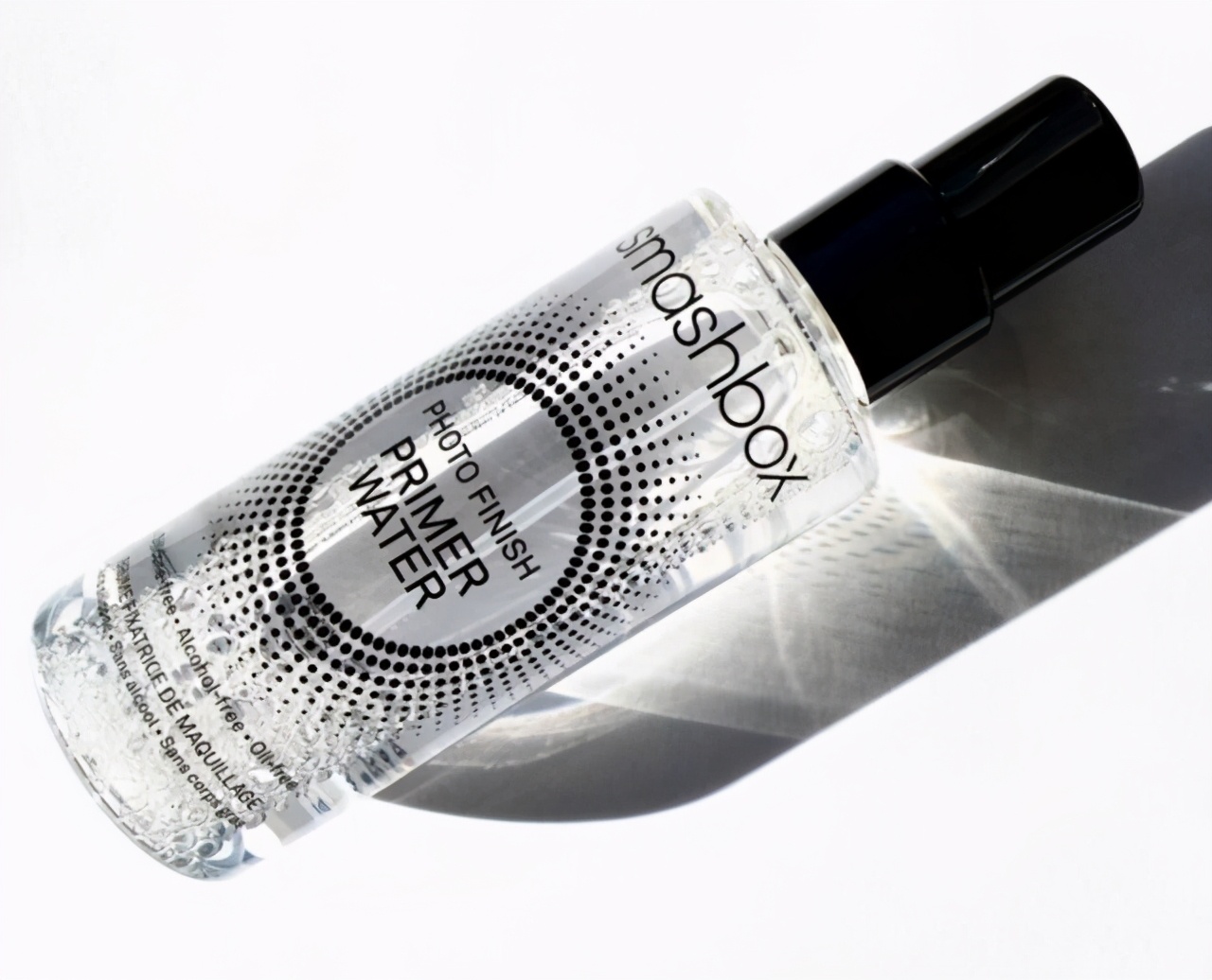 如何在夏天化个清爽的妆,你的夏日不脱妆小诀窍已经抵达