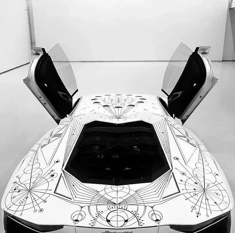 会动的纹身满背,会动的纹身是什么样子的