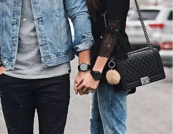 男生为什么要买情侣装,男朋友为什么不喜欢穿情侣装