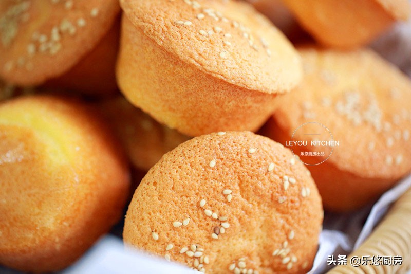 鸡蛋面粉花生油蛋糕,纯花生油鸡蛋白糖老式蛋糕做法