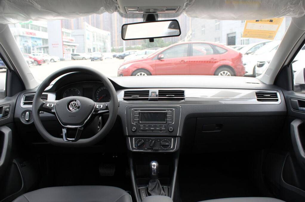 2019款桑塔纳测评，1.5L+6AT经济省油，家用代步首选