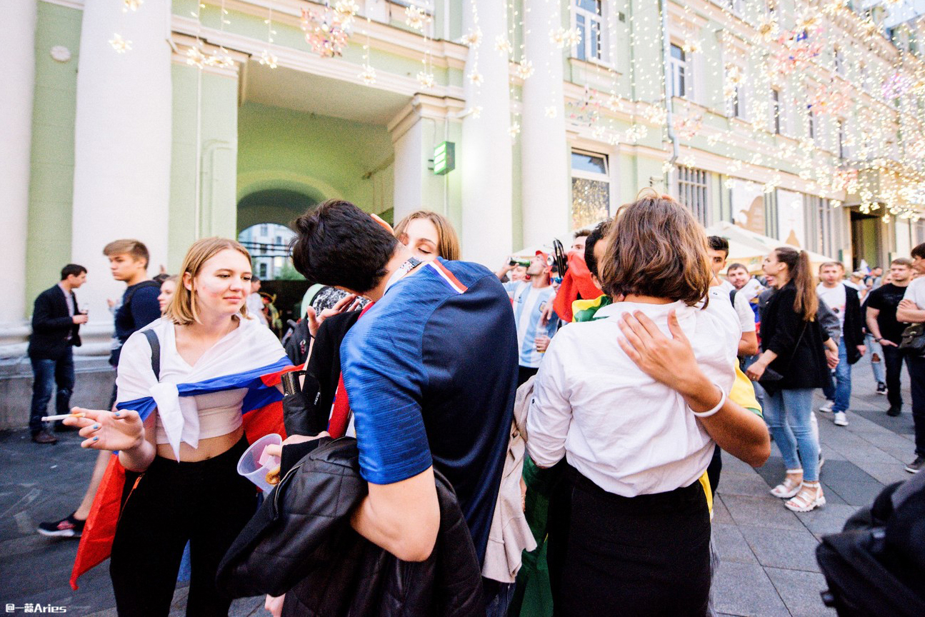 今天想帮我们的好邻居“战斗民族”俄罗斯，也上一次热搜