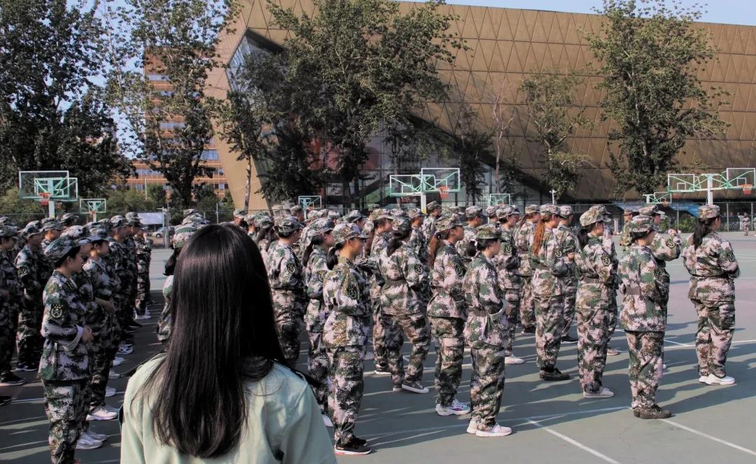 军训拔剑踢正步,训练正步的军训日记