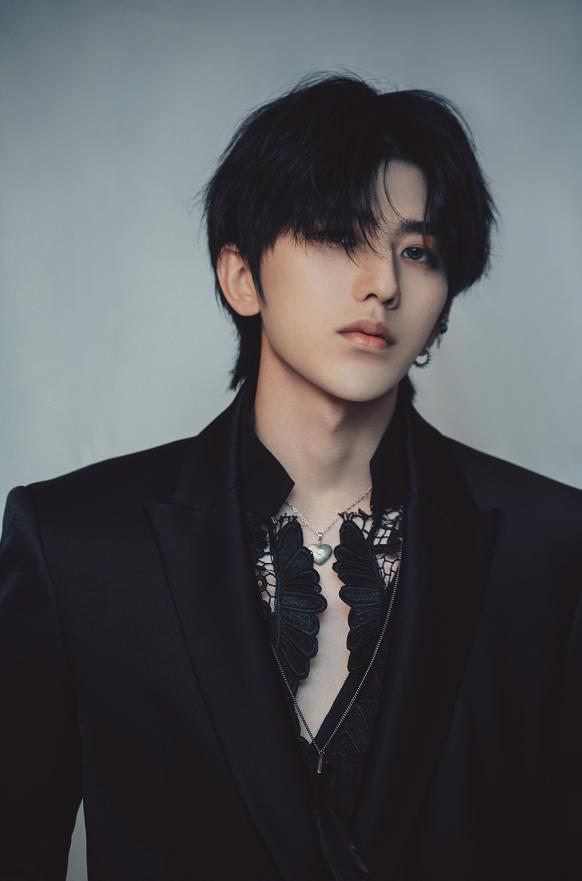 王俊凯穿西装好看,王俊凯时尚西装