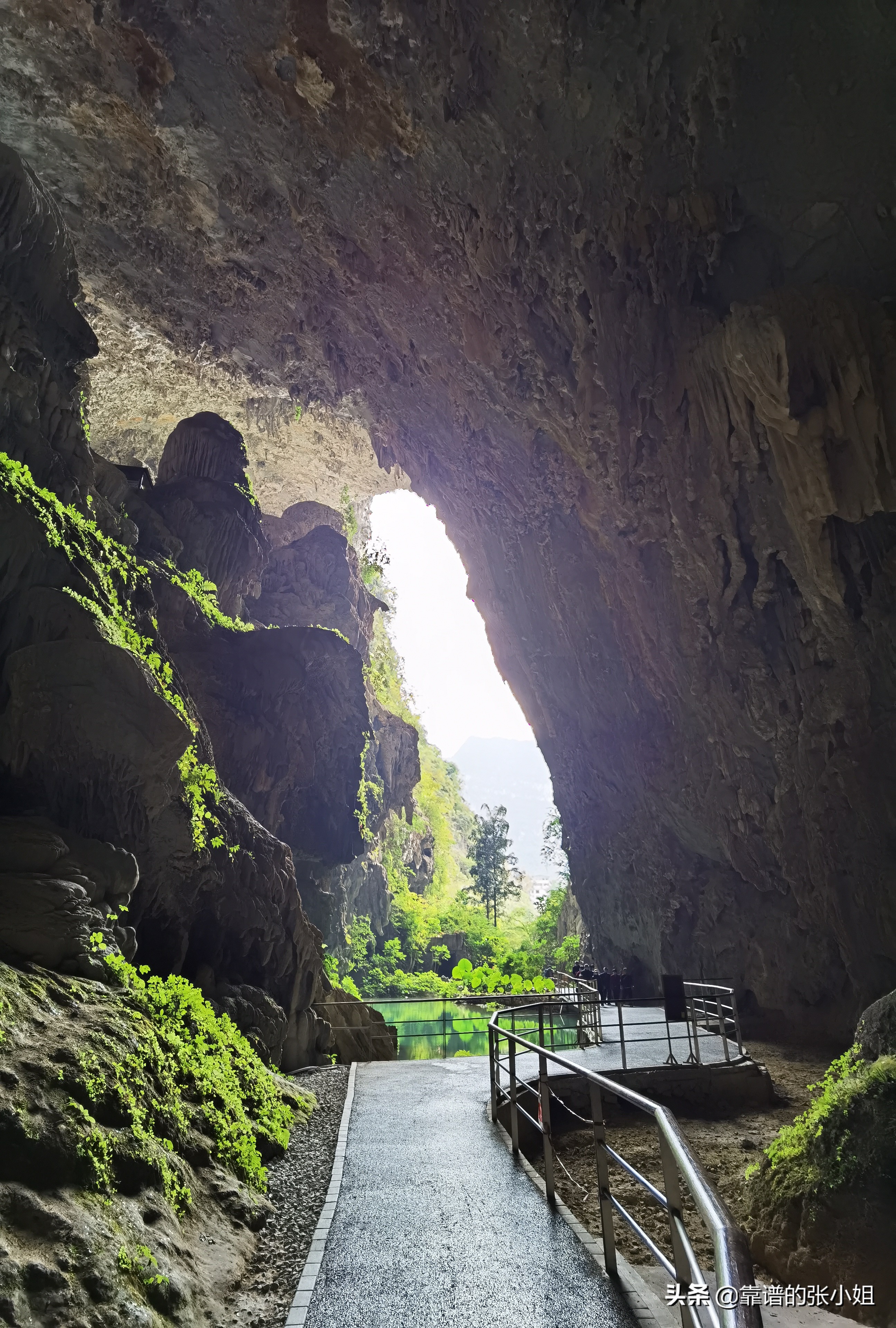 广西百魔屯成“神村”，山洞能治病喝水医百病？一天能来3万人