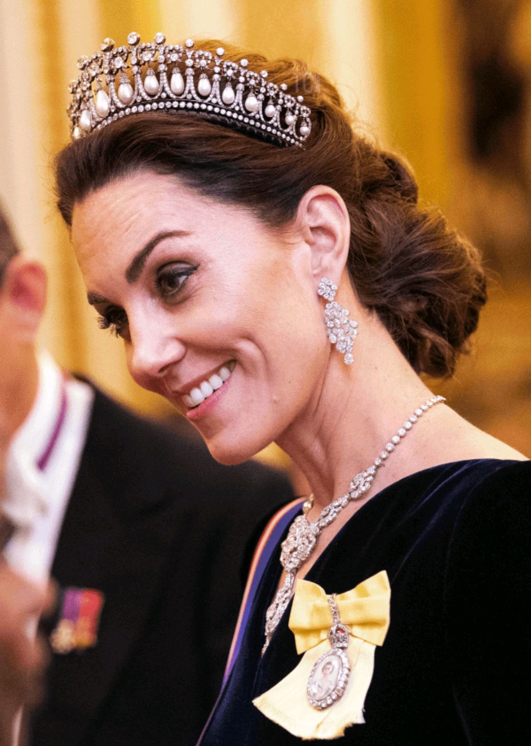 沙特王室送女王珠宝,英国王室的珠宝有多少