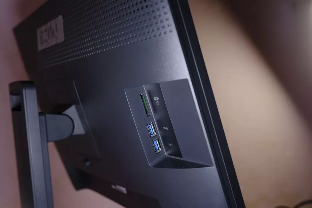 明基sw240专业摄影显示器,明基sw240真实测评