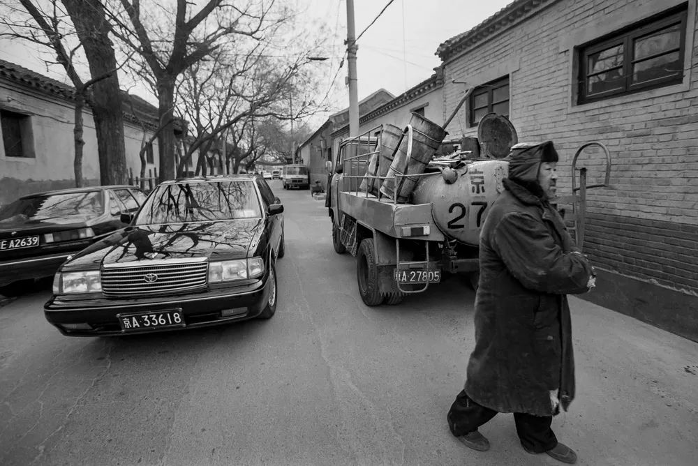 濂虫憚褰卞笀鍚村己涓汉鐓х墖,濂虫憚褰卞笀鍚村己