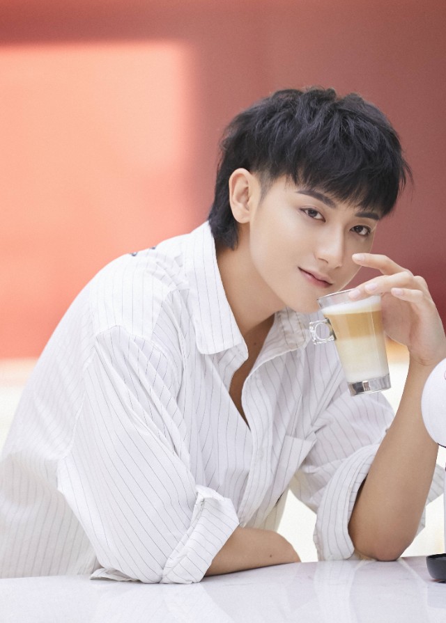 黄子韬星巴克喝的什么,黄子韬和雀巢咖啡