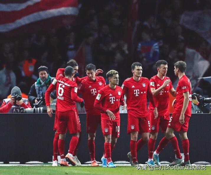 永远的陪伴！过世小球迷珍贵随葬品被偷，拜仁俱乐部送暖心举动