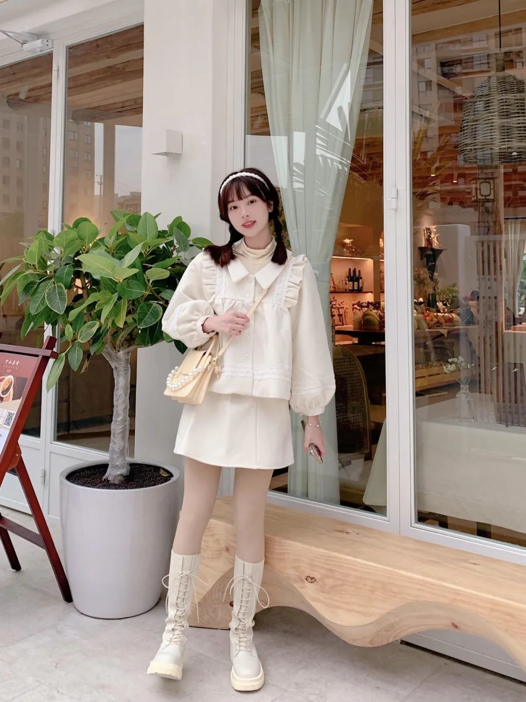 胖mm粗腿马丁靴冬季加绒羊羔绒,今年最火的中筒靴粗腿圆头马丁靴