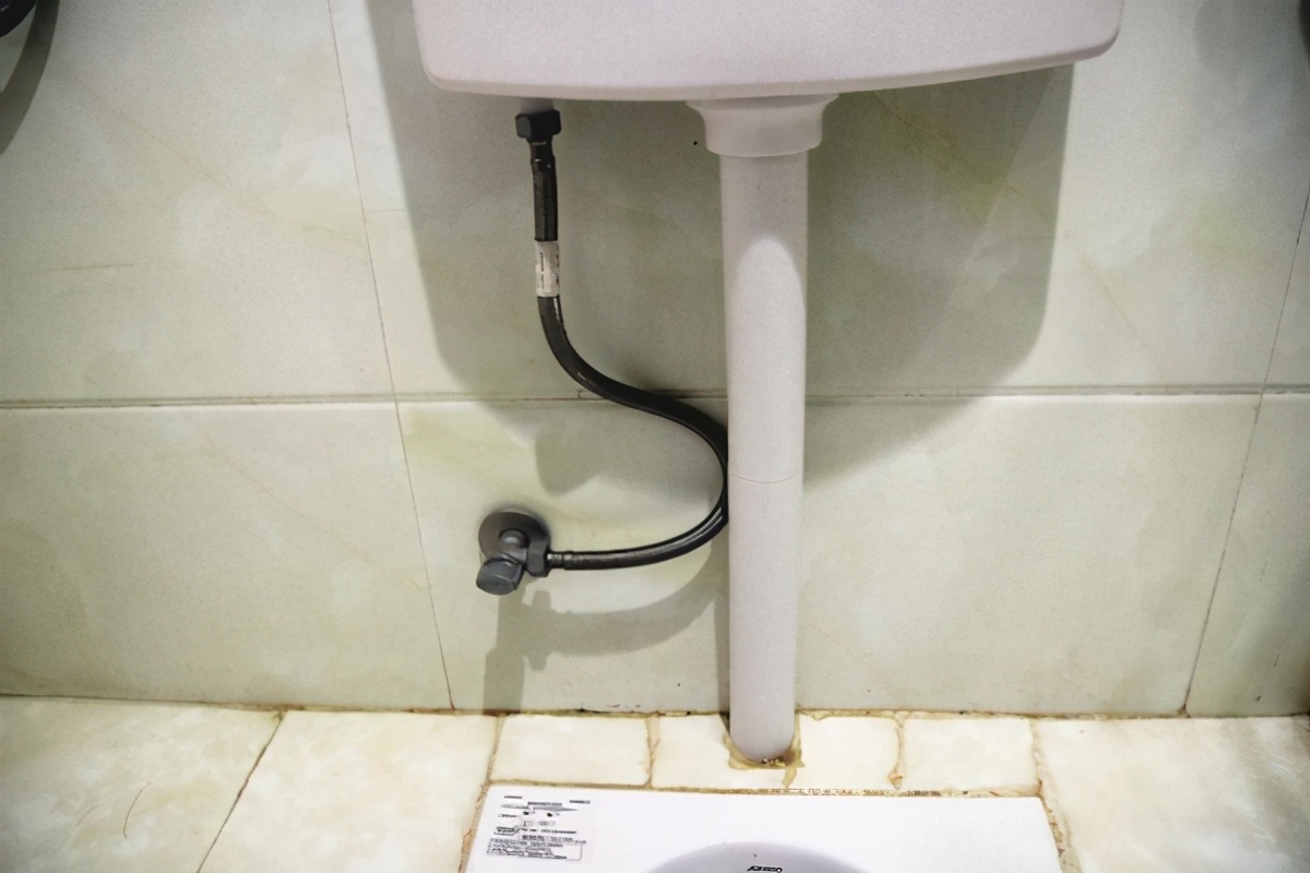 厕所改造增加一个蹲坑,厕所改装蹲厕多少钱