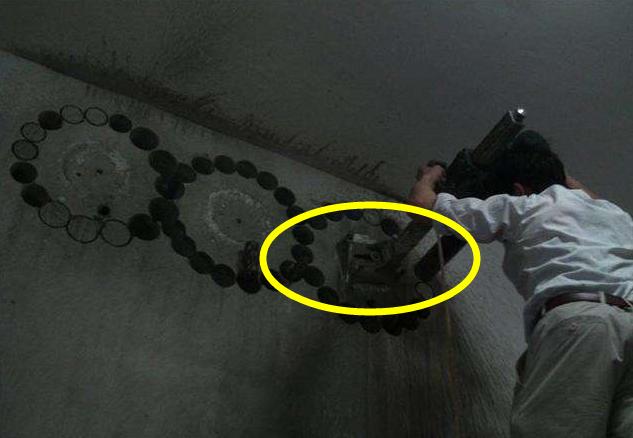 说好空调免费上门安装，为什么师傅装完还要收费300块？拿他没辙