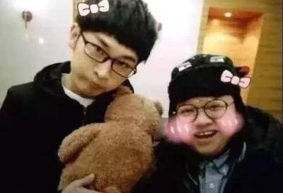 许志安和韩红接吻图片,韩红喜欢过栾树