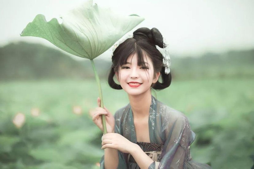 金庸说:她是天边一片云,偶尔投在你的波心