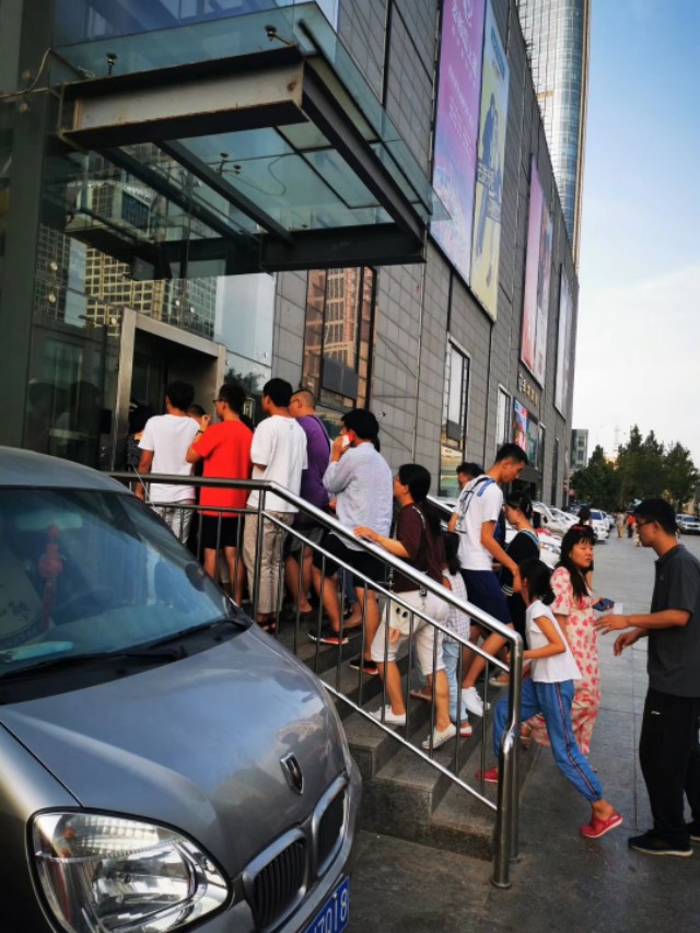 烤鱼界的扛把子—鱼酷和老板恋上鱼，你推荐来济南的游客吃哪个？