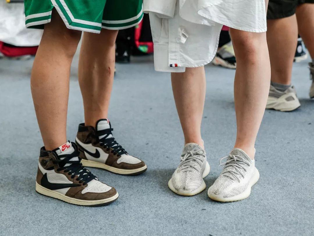AJ、Yeezy谁更受欢迎？鞋头的本质也是球鞋复读机？