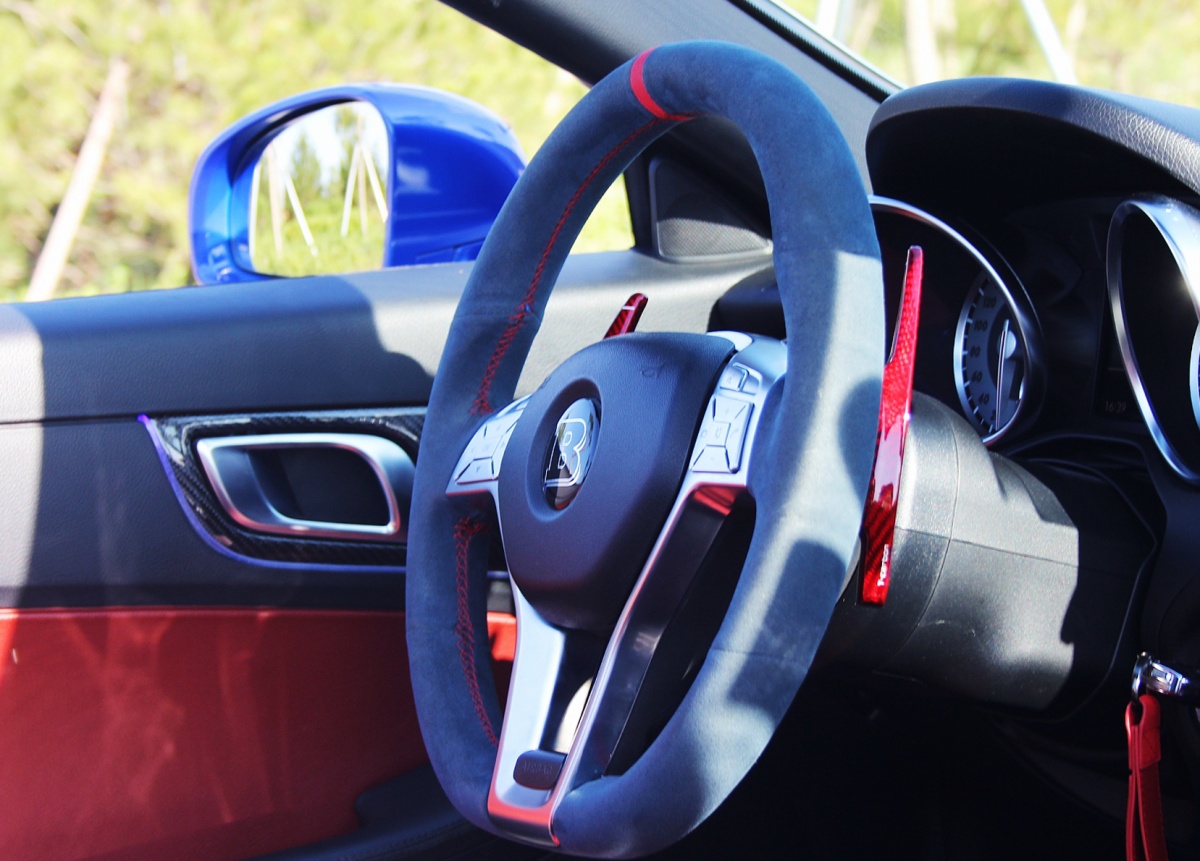 换上劳斯莱斯轮毂的巴博斯26SC,全身散发出高贵的气质