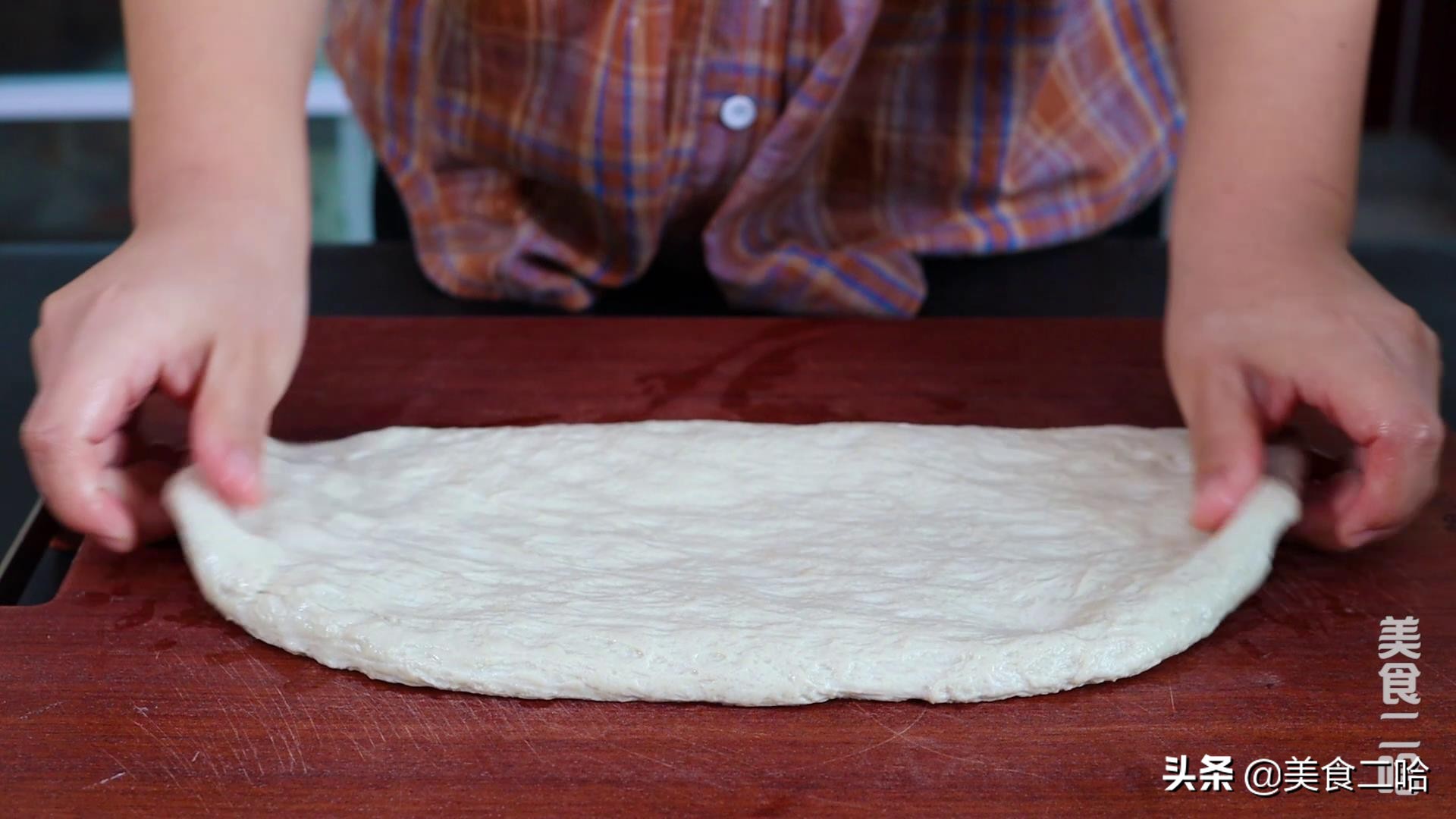 自制烤面筋:半斤粉能做30串,劲道麻辣,在家轻松实现面筋自由