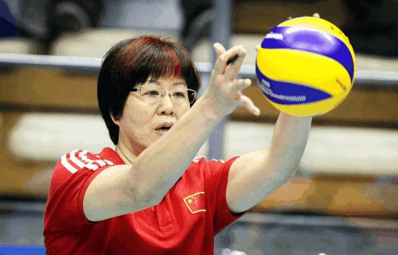 夺冠郎平说内心不强大台词,郎平15年带领中国队夺冠采访