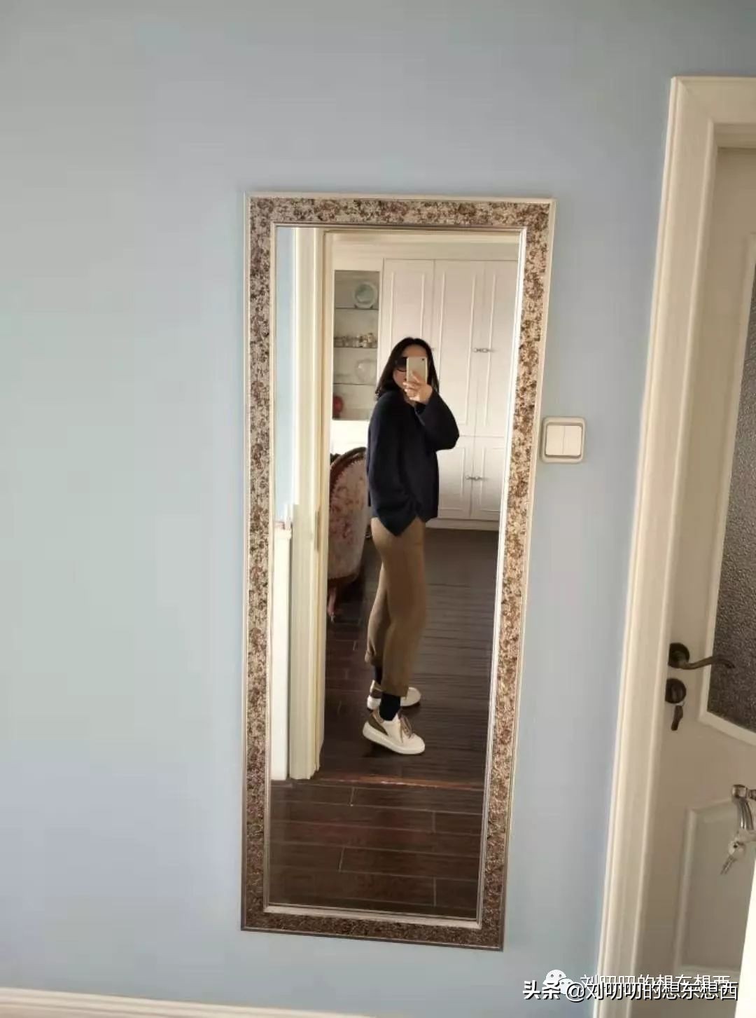 带帽子绿羊绒衫搭配什么外套,休闲装搭配冬款