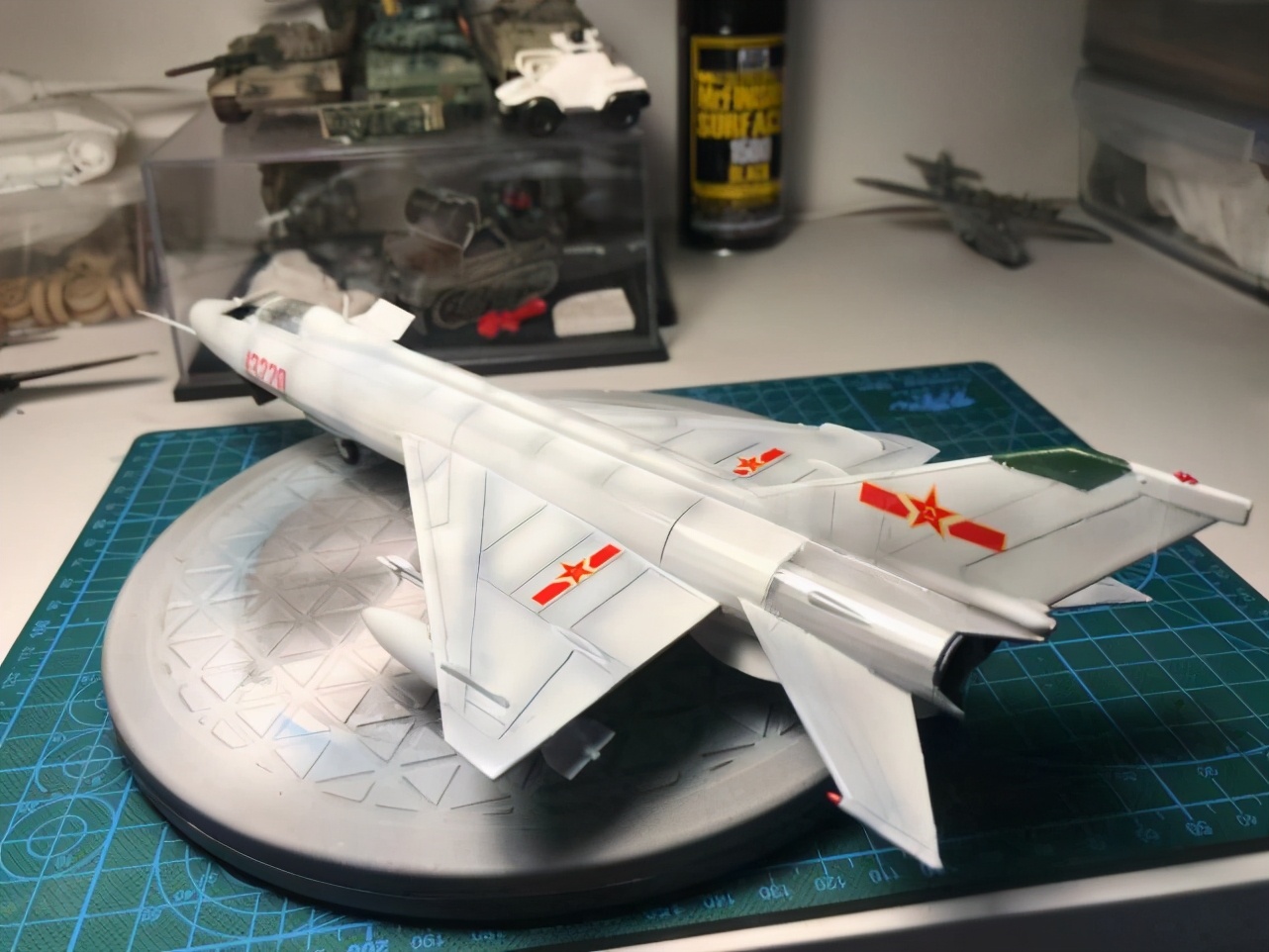 情怀！3D打印制作平头歼8模型，比歼7大一圈，却只带2枚导弹