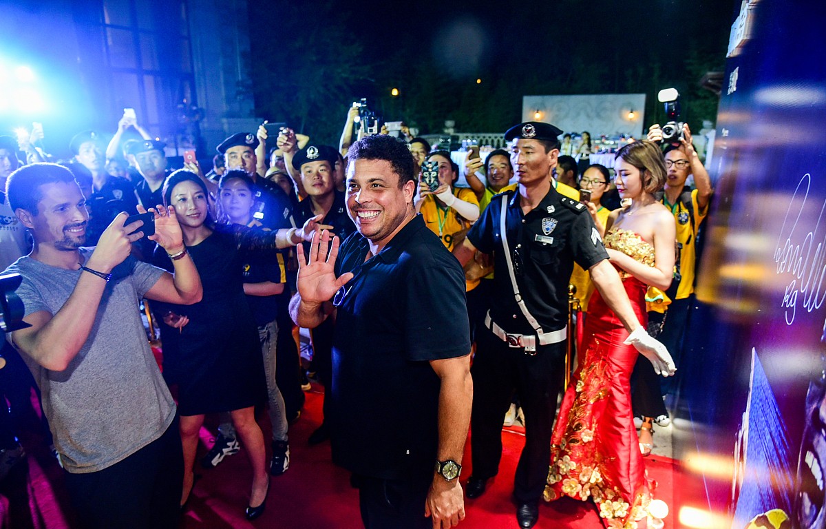 罗纳尔多原名叫什么,罗纳尔多名字由来