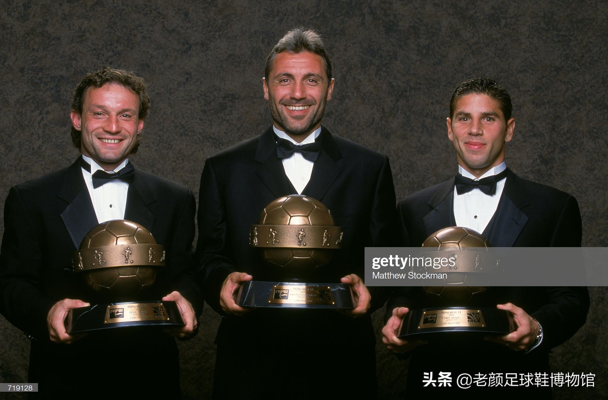 脾气最火爆的巴萨巨星，脚踩皇马球衣和裁判的脚，曾被终身禁赛