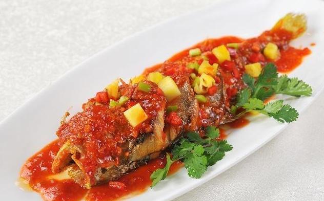 家常红烧鱼又嫩又好吃怎么红烧,掌握了红烧鱼的烹饪技巧