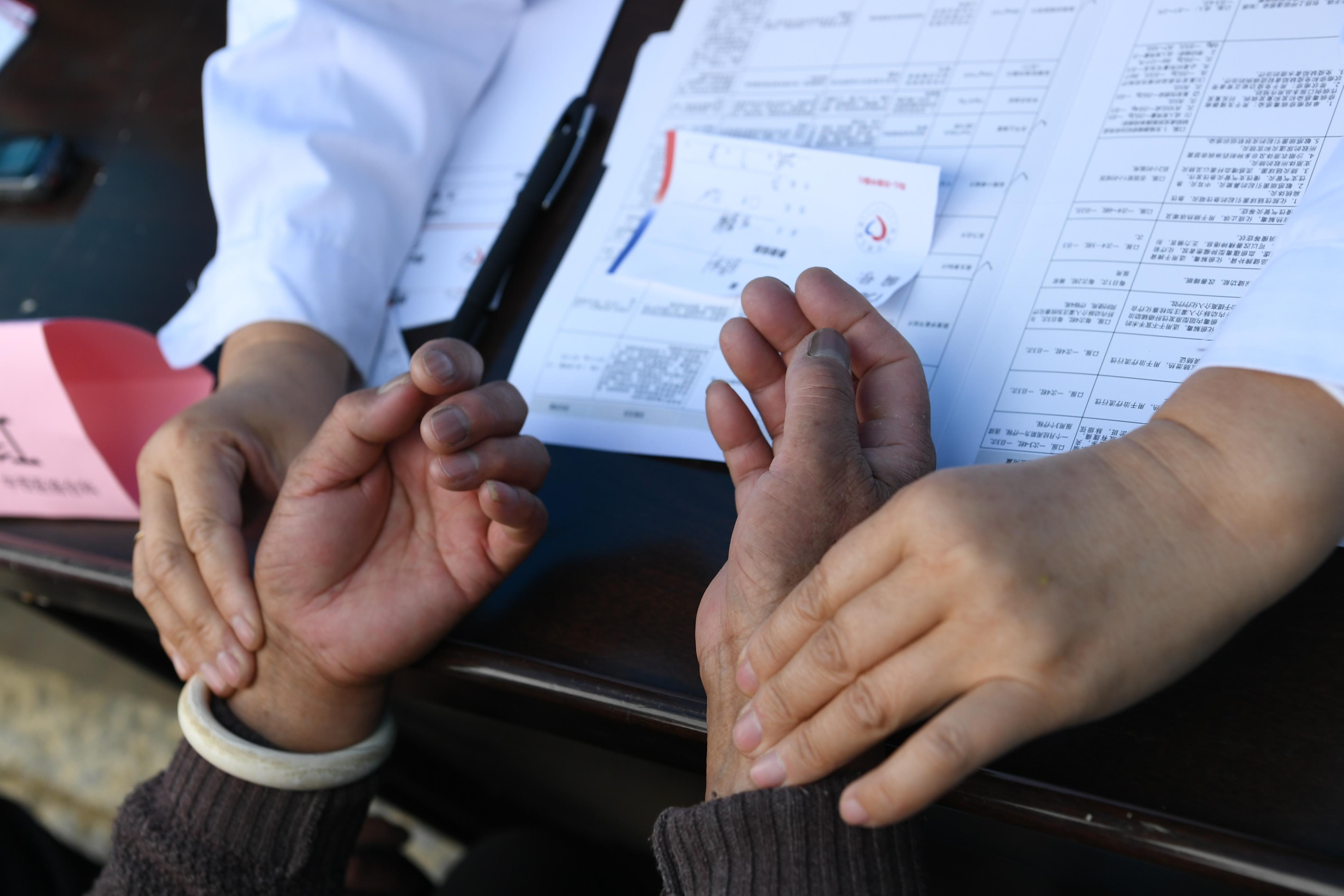 前列腺会引起附睾炎痛不,前列腺伴随睾丸胀疼怎样用药治疗