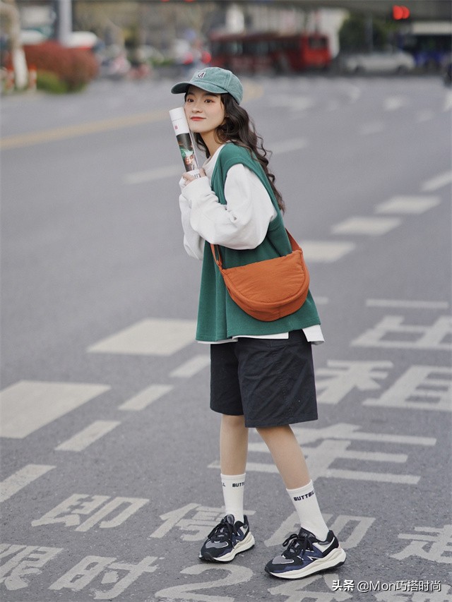 别再露脚踝玩时尚了,别再露脚踝了今年流行袜子外穿