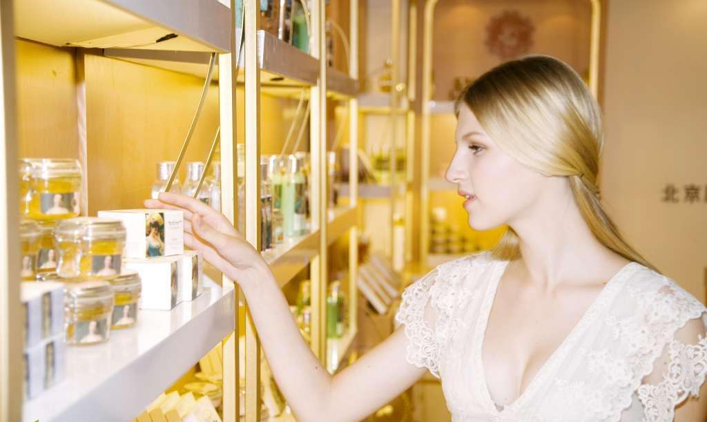 买化妆品的话术,买化妆品必须知道的秘密