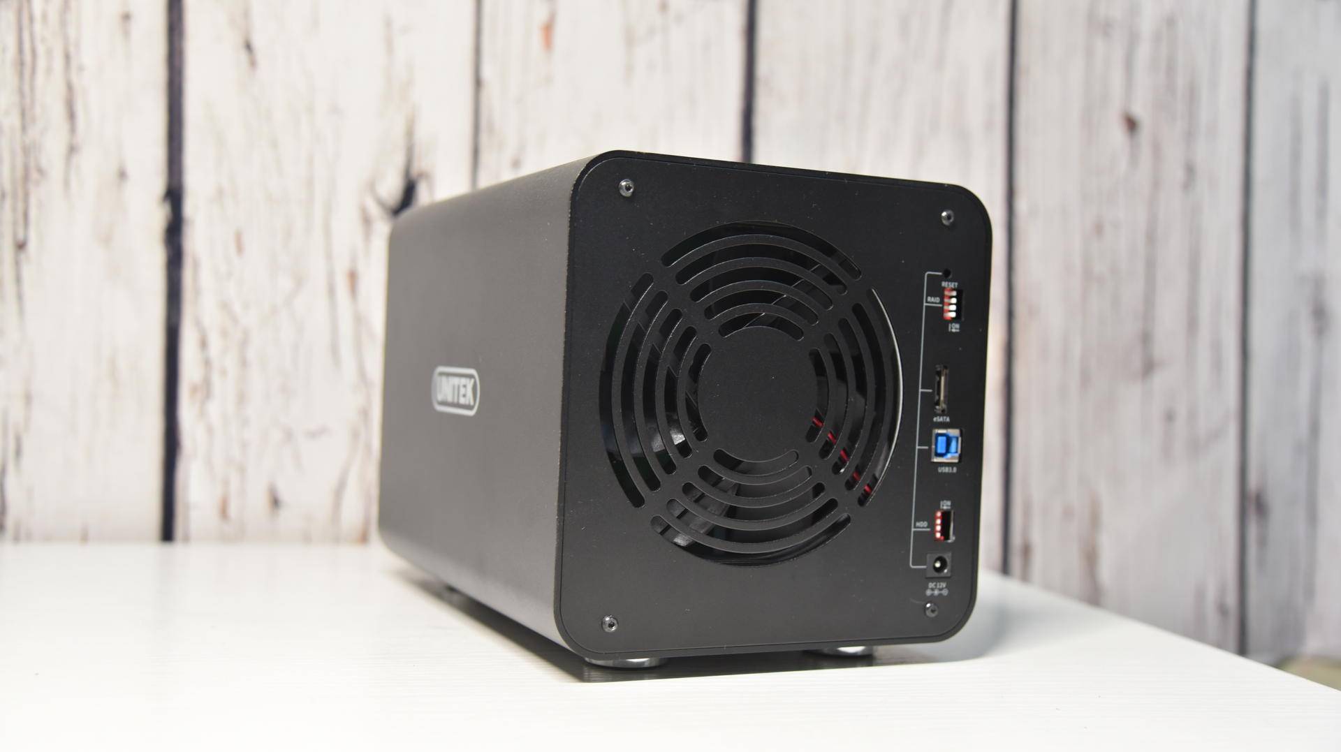 机箱硬盘位不够用,机箱硬盘位不够