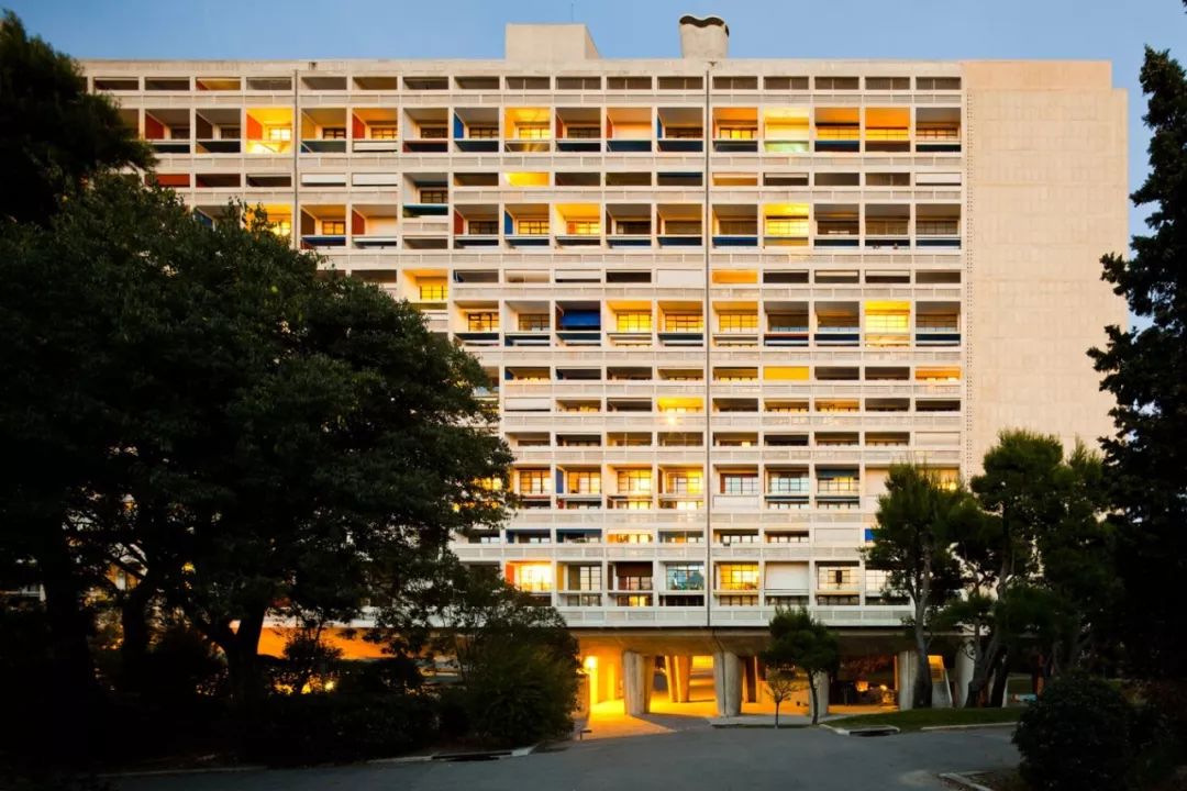 没设计过一两把网红椅，都不好意思被誉为建筑大师