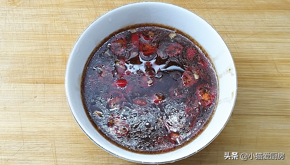 10分钟快速腌黄瓜条,酱黄瓜条怎么腌又脆又好吃