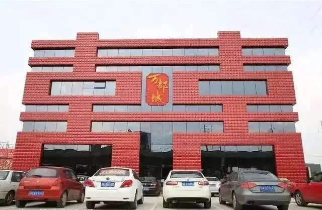 各地的奇葩标志性建筑,最丑的象形建筑