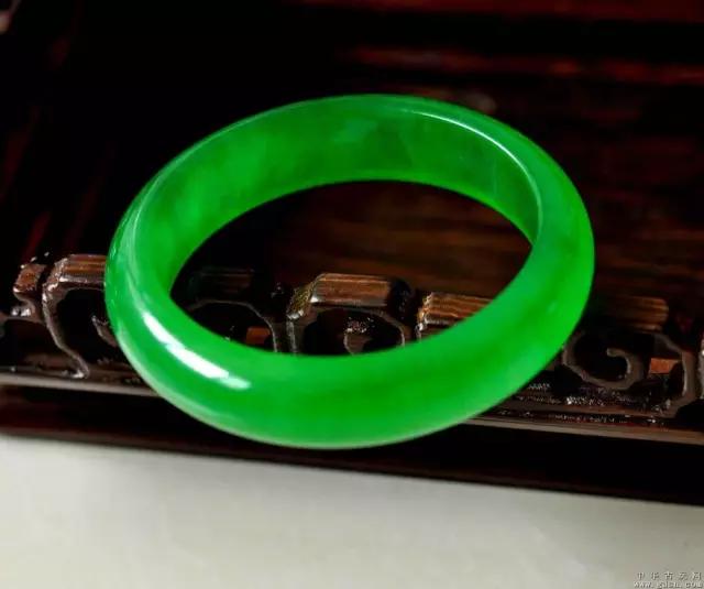 鉴定翡翠c货最简单的方法,如何鉴别翡翠a货