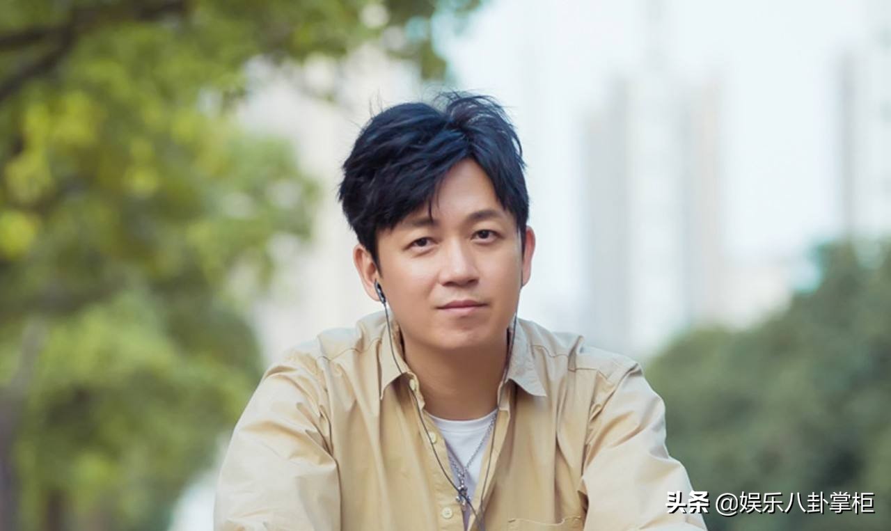 被绿、被黑、被嘲性无能,憋屈8年,46岁的潘粤明终于涅槃重生