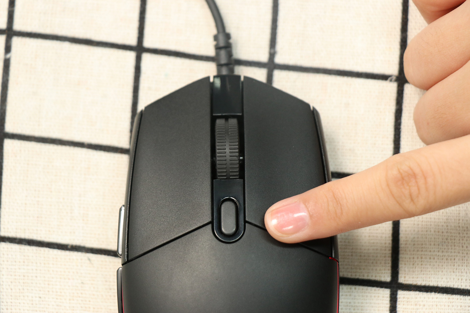 罗技g102二代跟小米游戏鼠标对比,罗技g102prodigy游戏鼠标