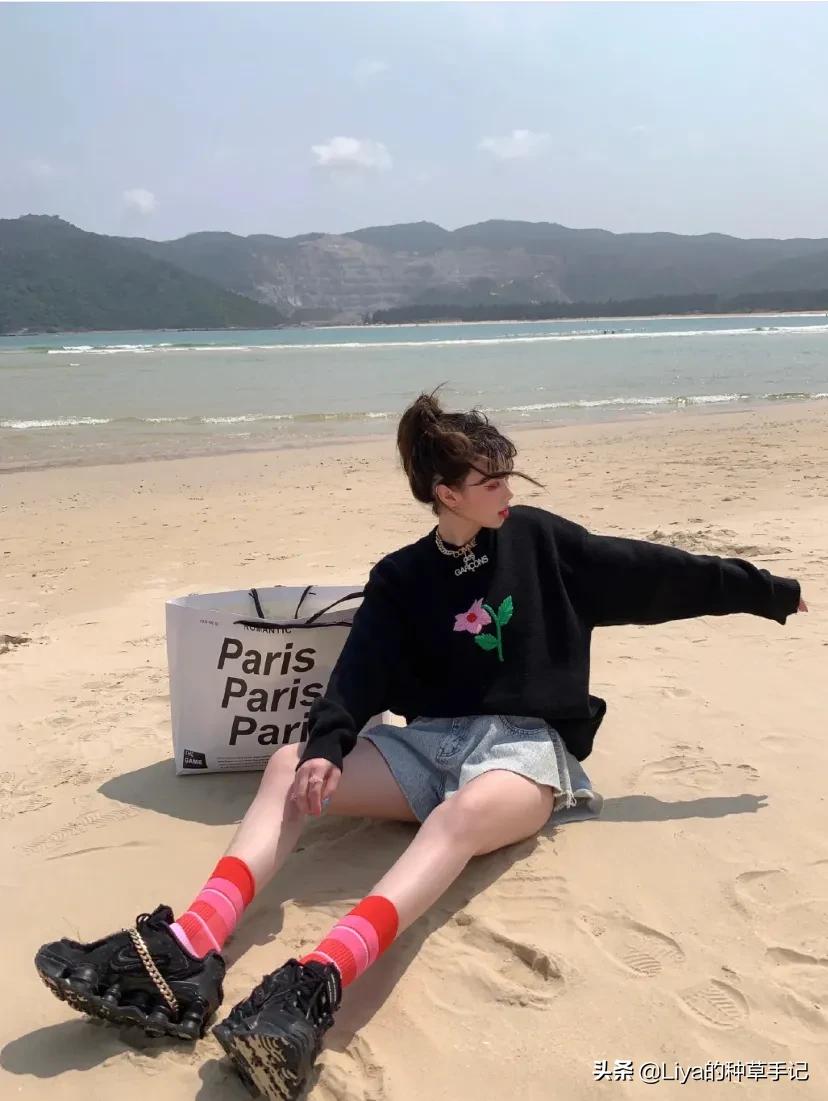 今年秋冬不流行露脚踝,冬季袜子穿搭不露脚踝也酷劲十足