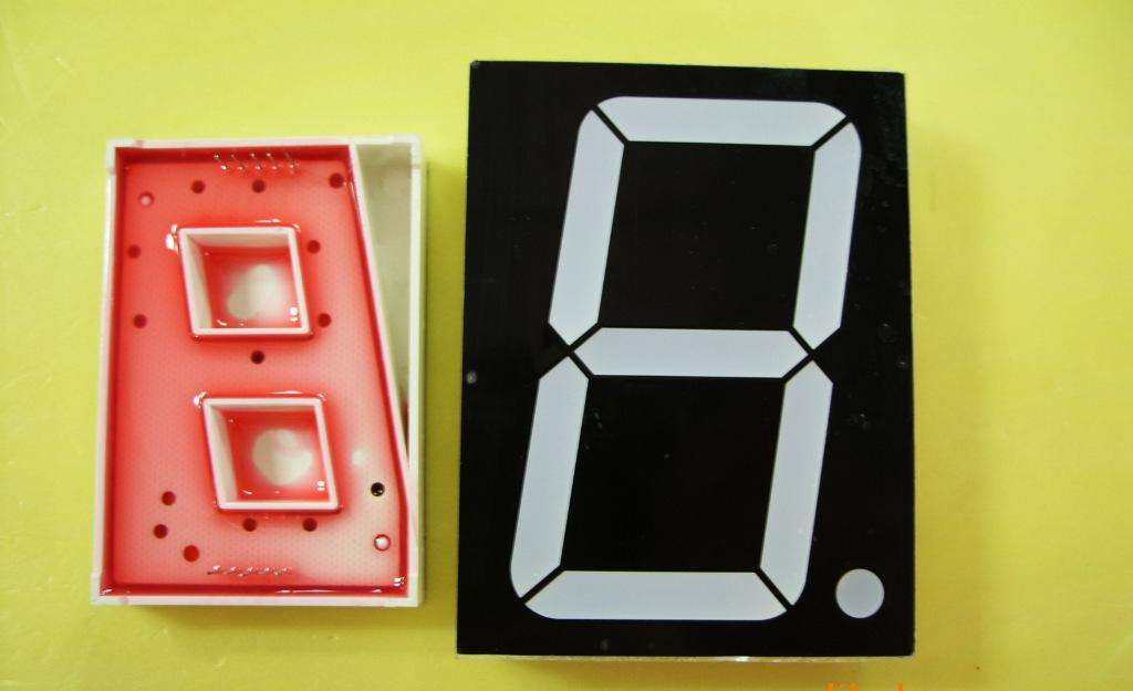 液晶显示器参数主要看什么,液晶显示器屏表面是什么