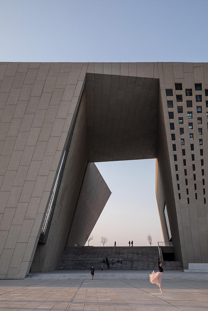 郑州美术馆史志馆开放吗,郑州美术馆新馆展示陈列