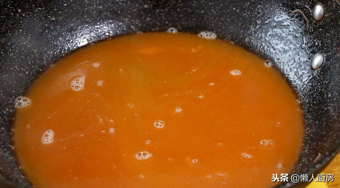 剥完虾仁，壳儿不要扔，这样简单一做，比浓汤宝还鲜，简单又好学